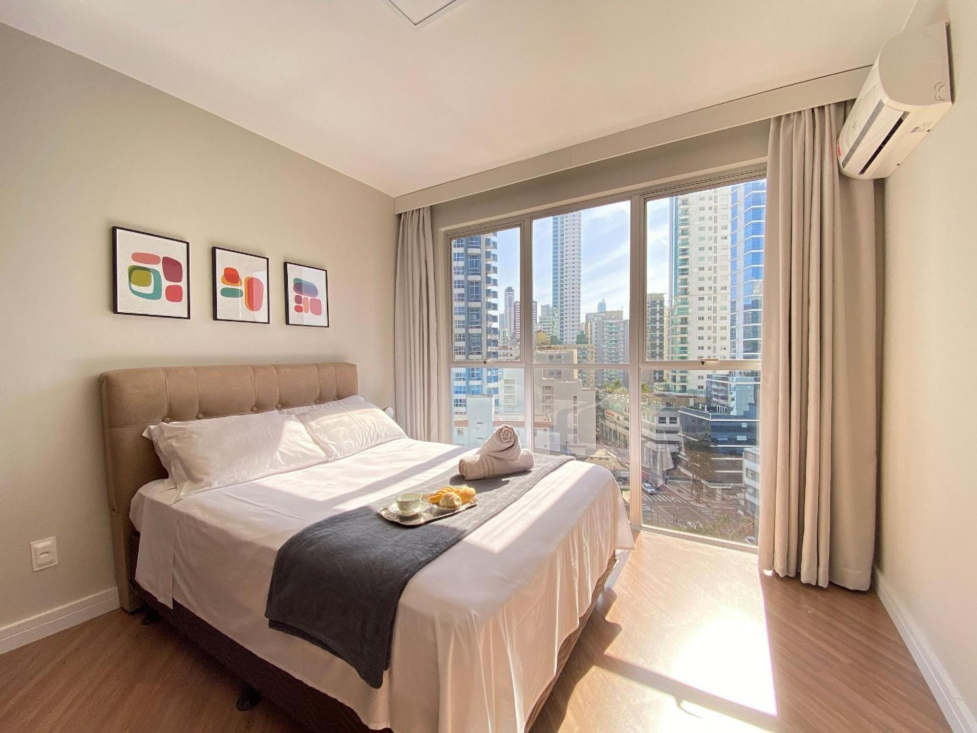 Apartamento Prg82 - Climatizado, 3 Dorm, Prox Av Brasil, Amplo